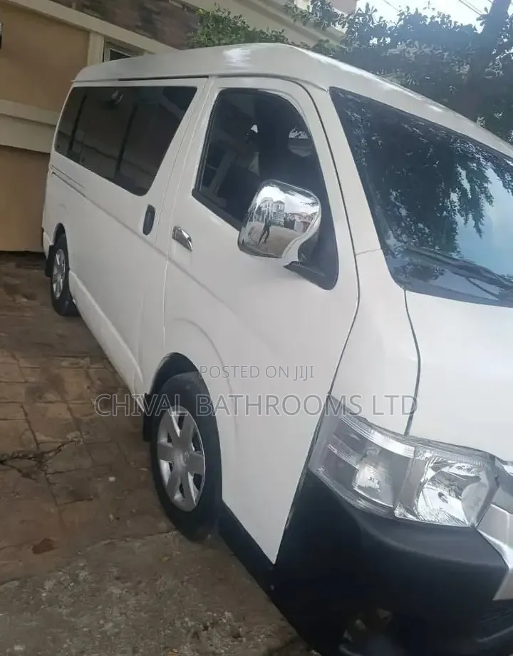 Toyota HiAce 2015 White