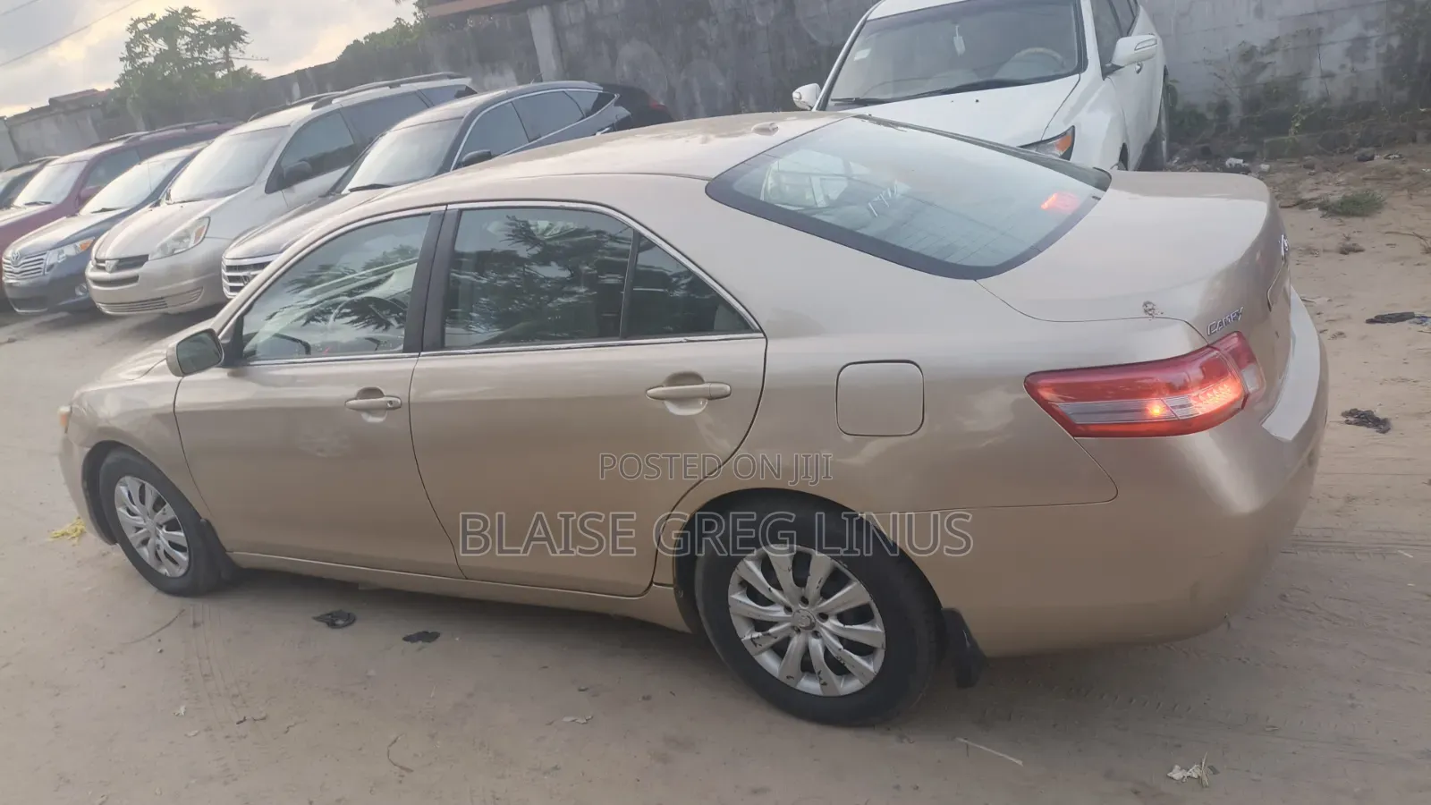 Toyota Camry 2010 Gold