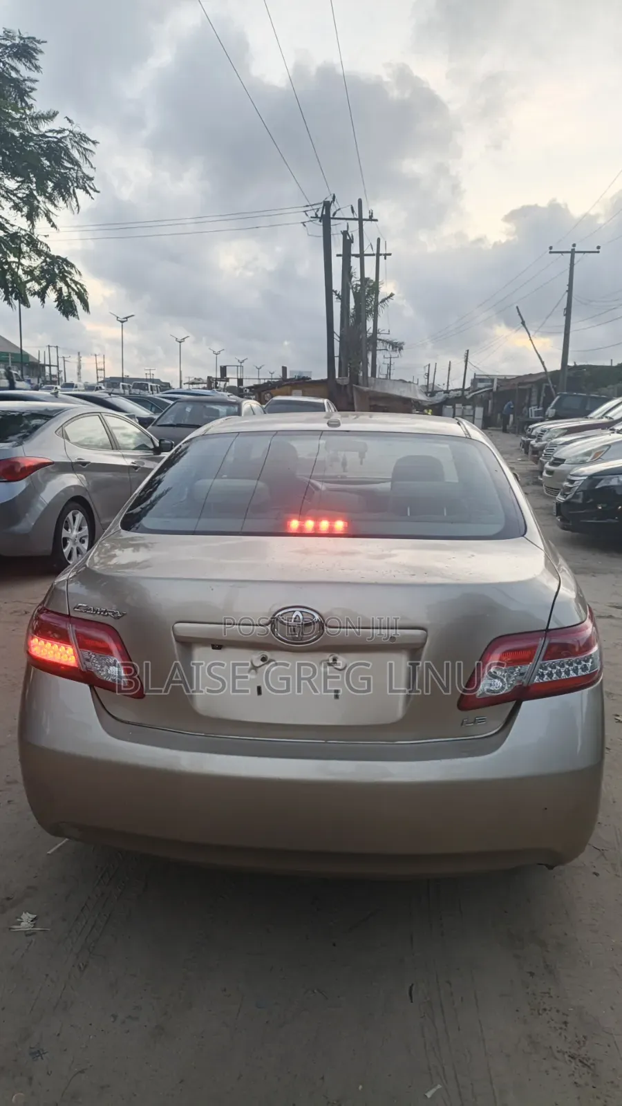 Toyota Camry 2010 Gold
