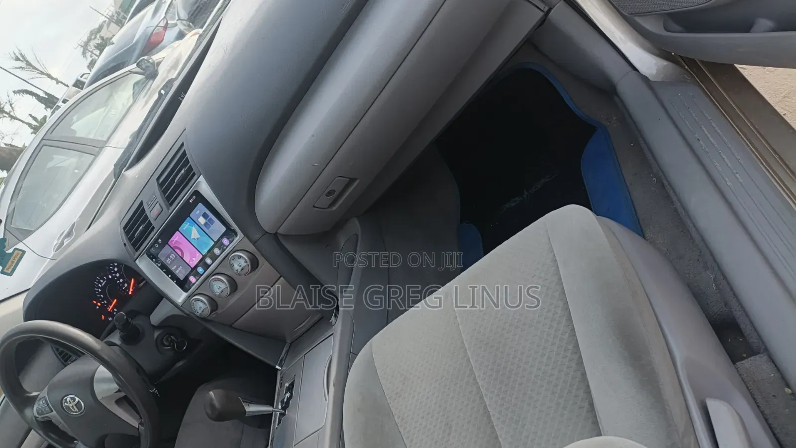 Toyota Camry 2010 Gold