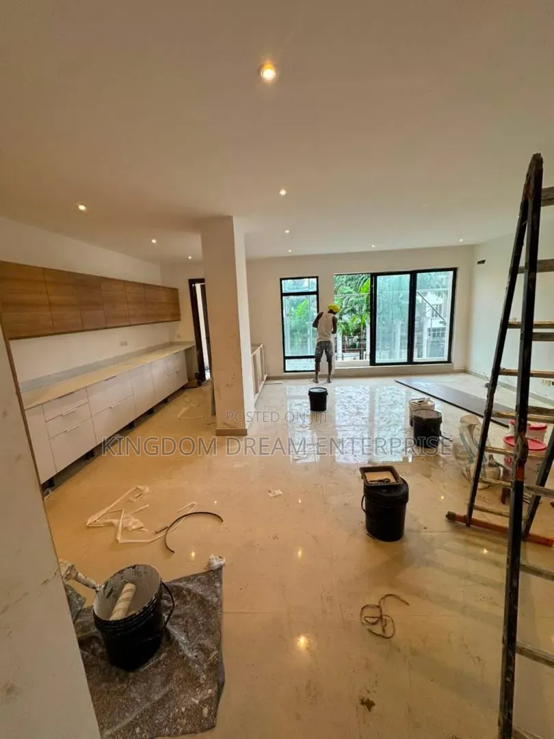 2bdrm Apartment in Ikoyi Lagos, Gerard Road for sale