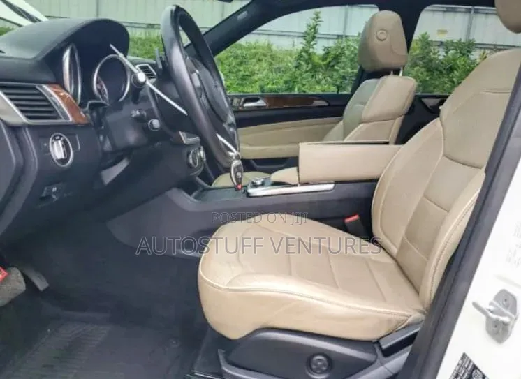 Mercedes-Benz M Class ML 550 4Matic 2013 White