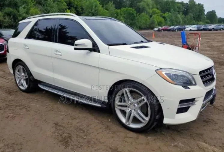 Mercedes-Benz M Class ML 550 4Matic 2013 White