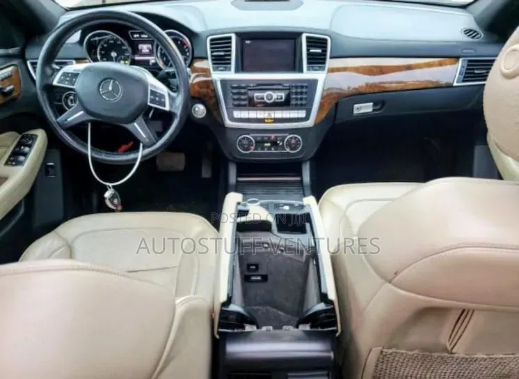 Mercedes-Benz M Class ML 550 4Matic 2013 White