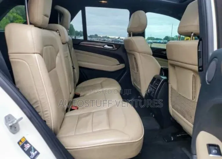 Mercedes-Benz M Class ML 550 4Matic 2013 White