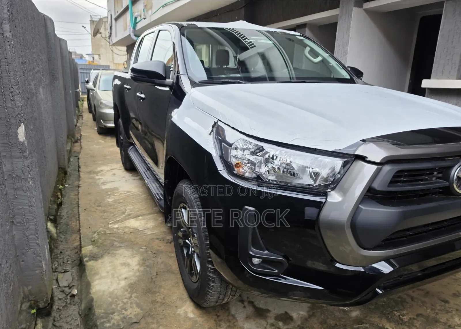 New Toyota Hilux 2025 Black