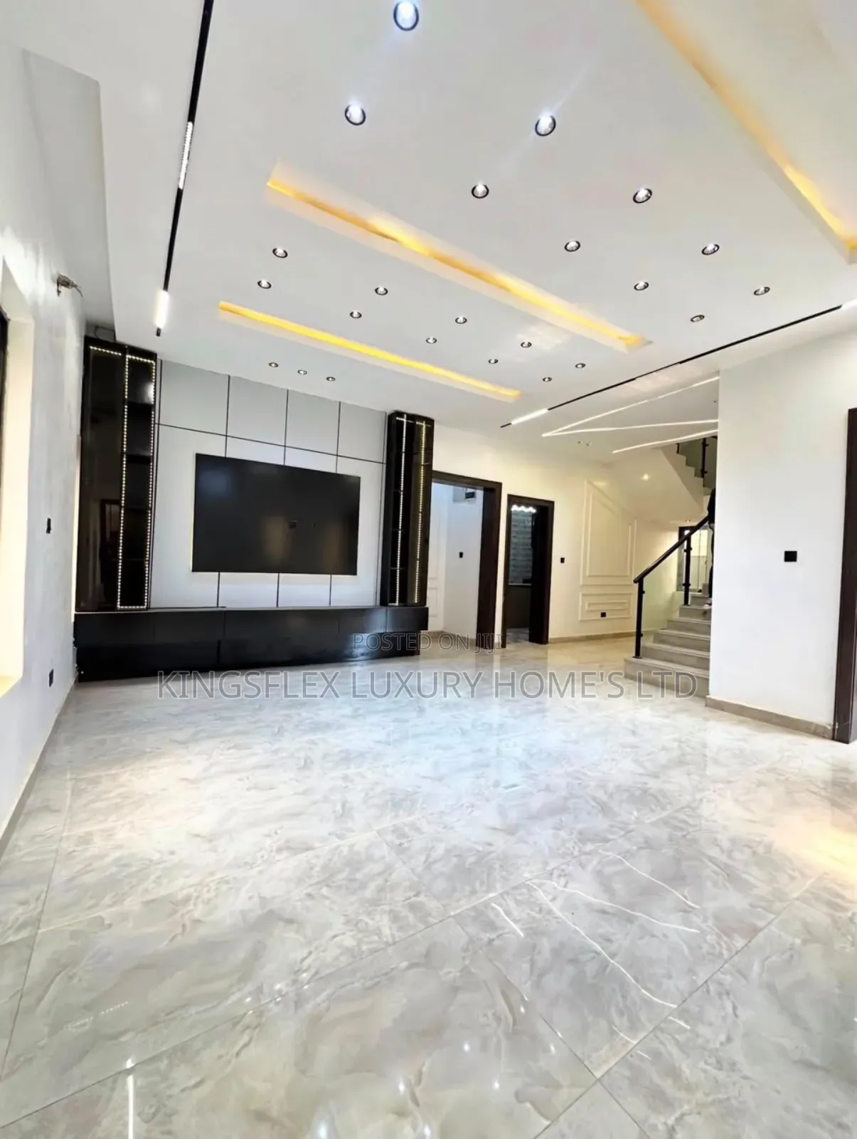 4bdrm Duplex in Estate, Gaduwa for sale