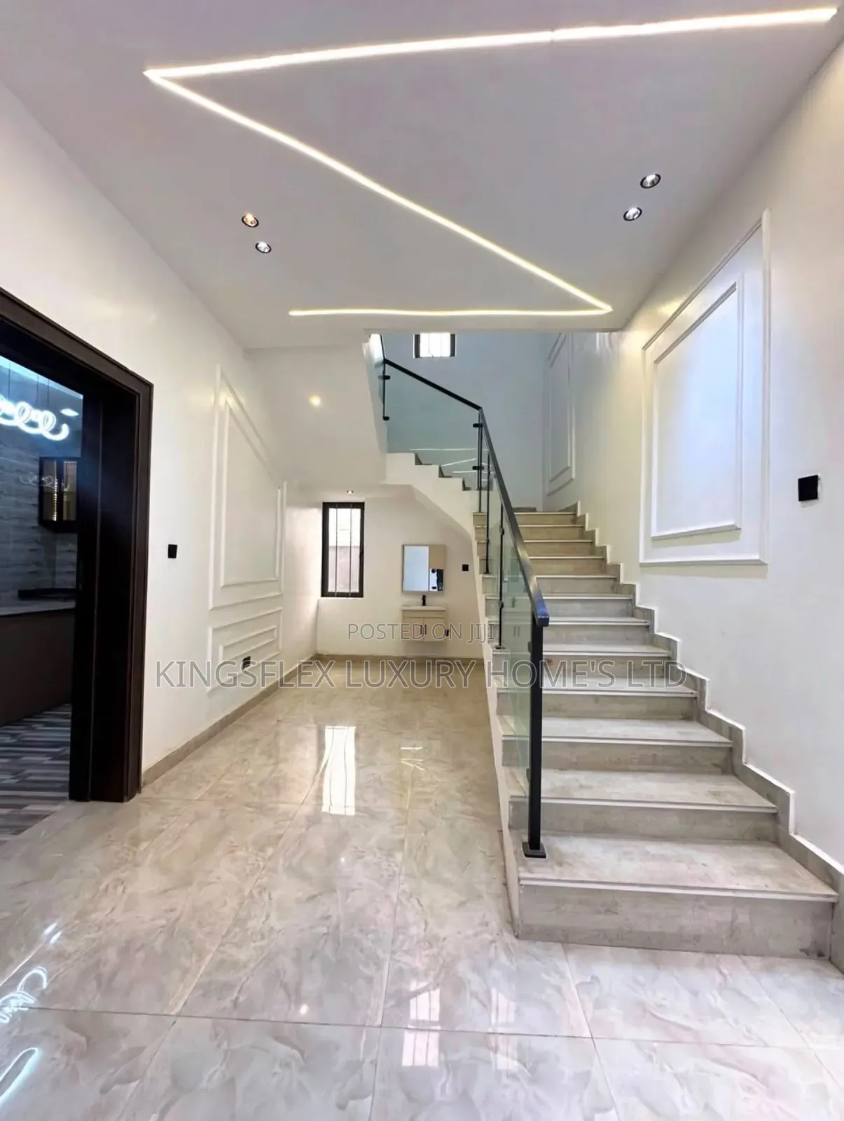 4bdrm Duplex in Estate, Gaduwa for sale