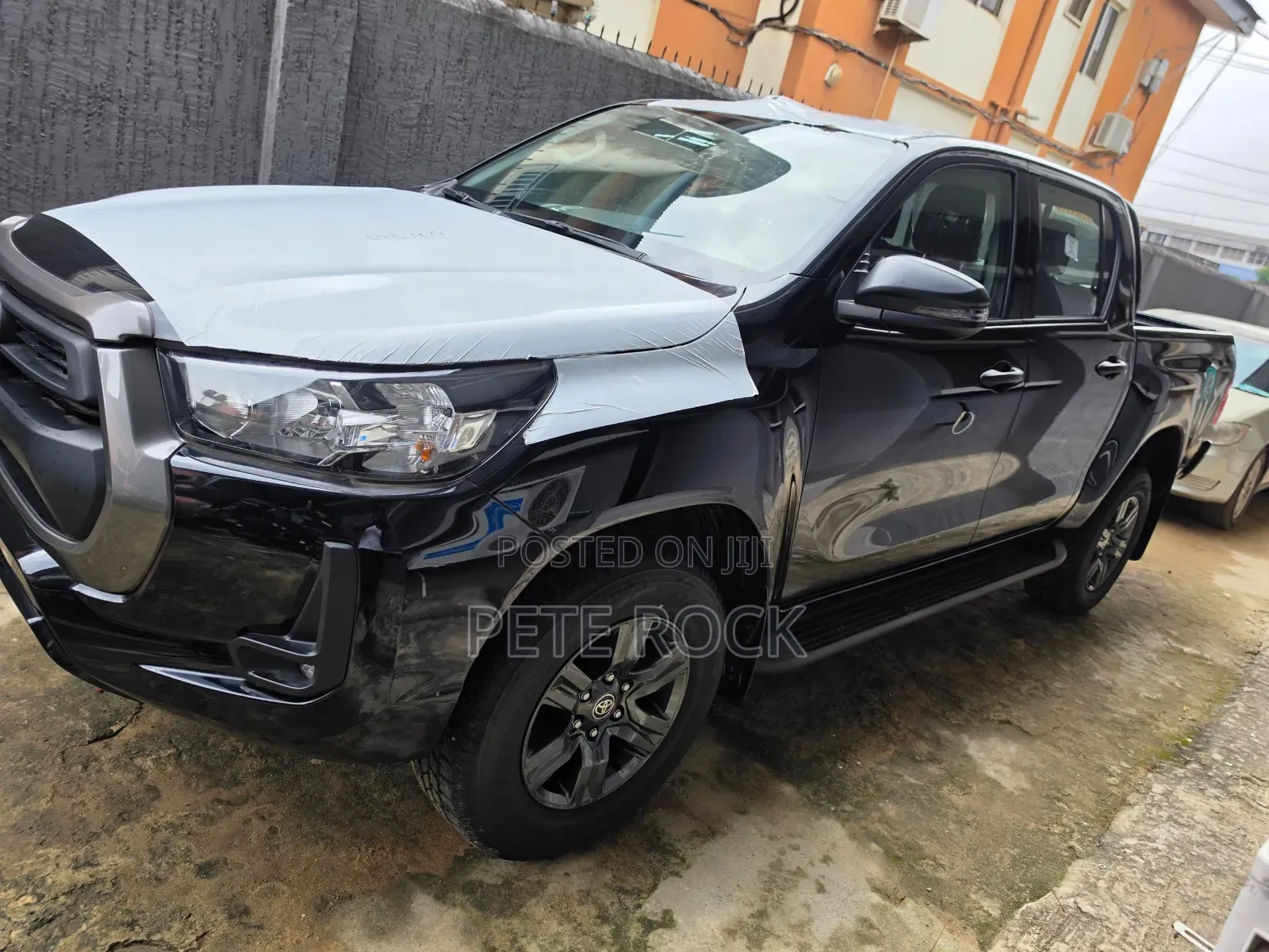 New Toyota Hilux 2025 Black