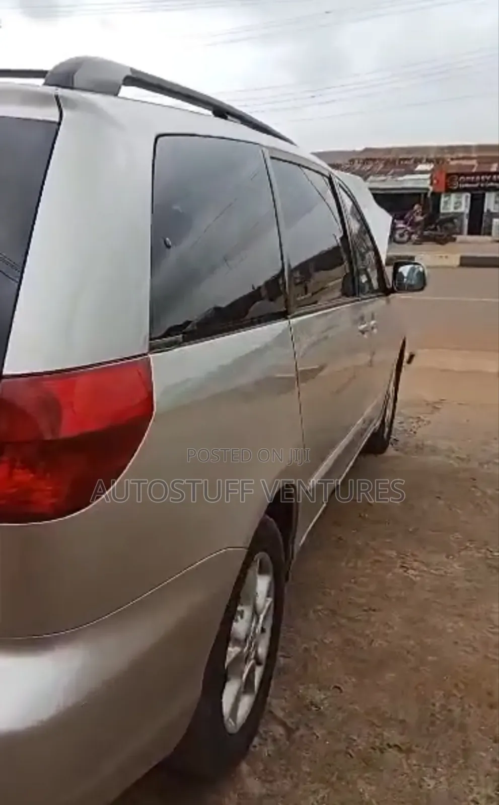 Toyota Sienna XLE Limited AWD 2005 Gold