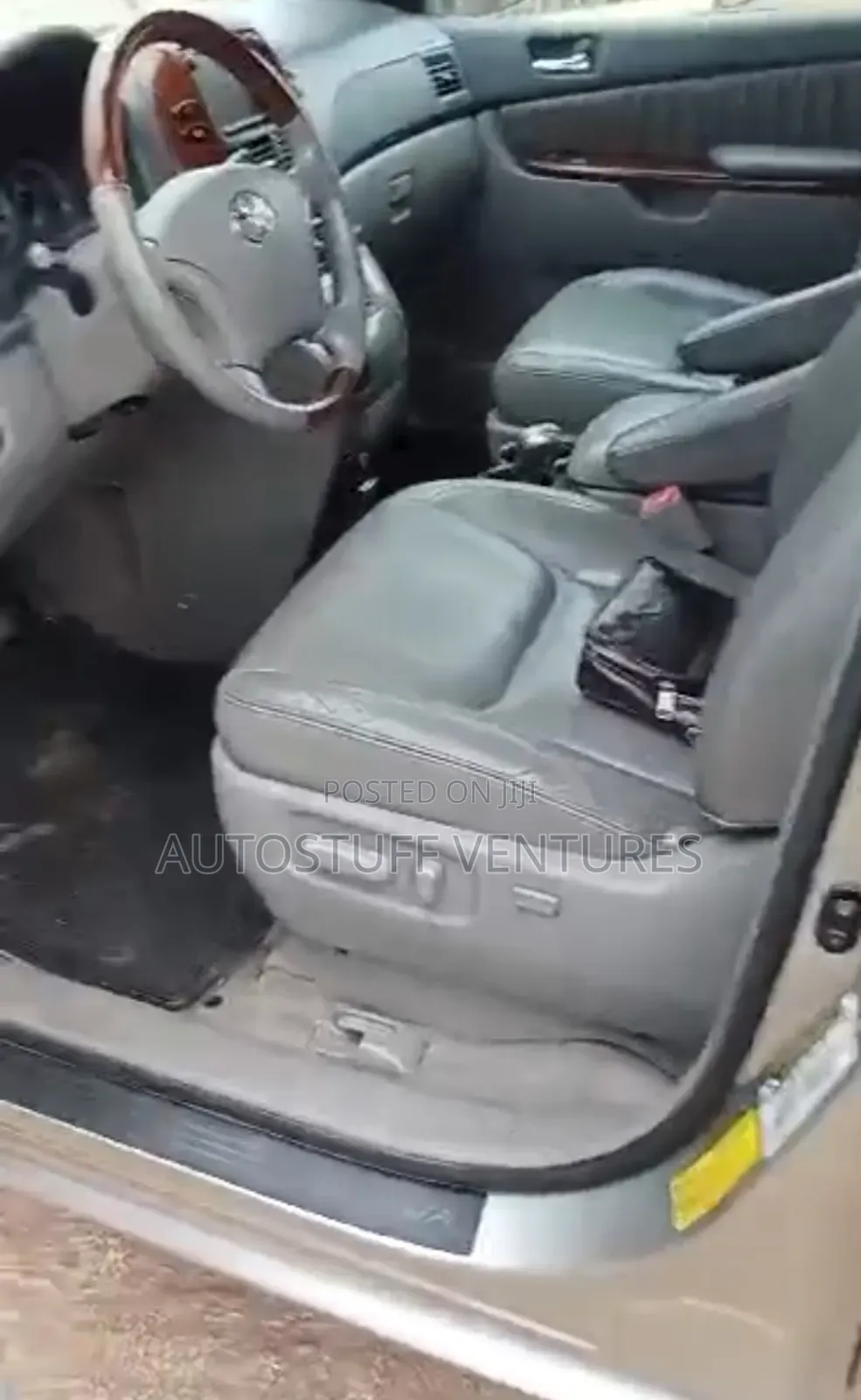 Toyota Sienna XLE Limited AWD 2005 Gold
