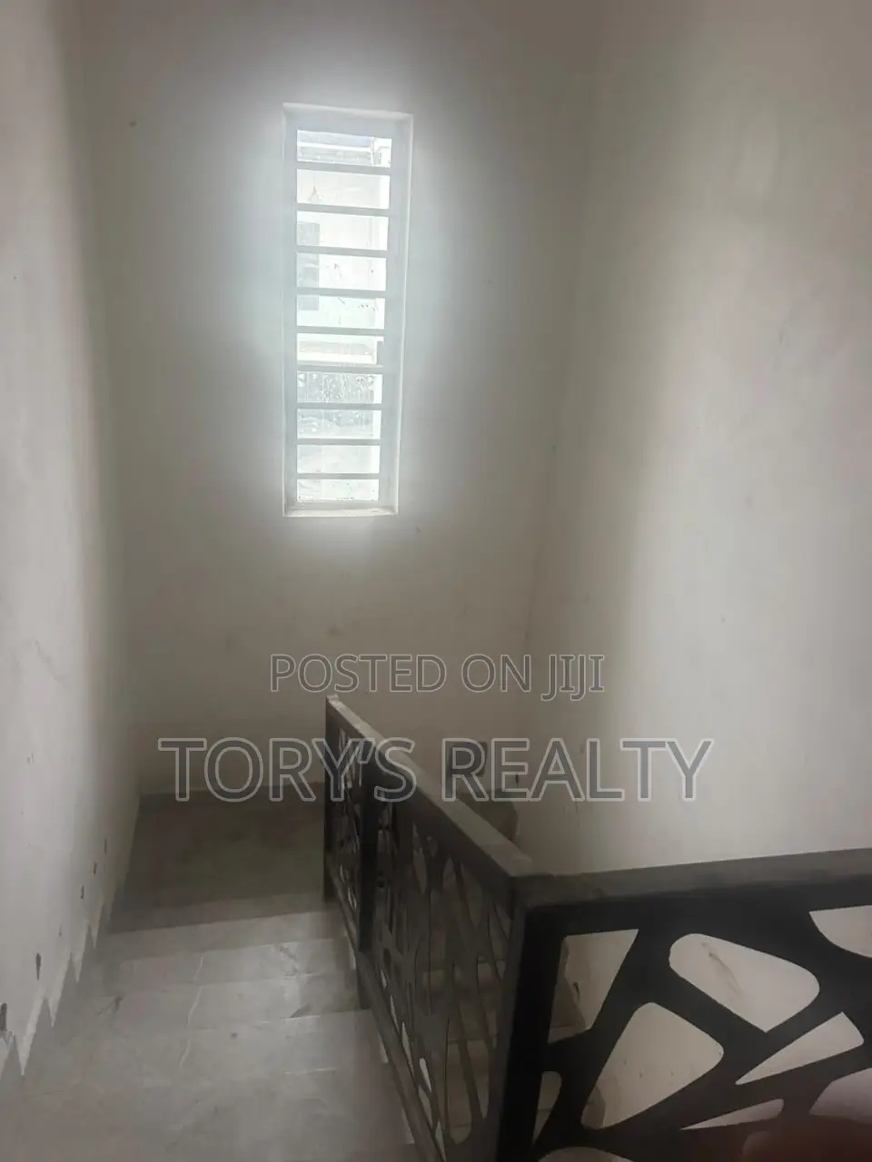 4bdrm Townhouse/Terrace in Lekki Phase 2 for sale