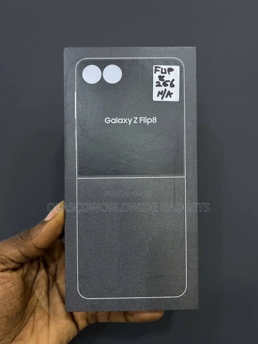 New Samsung Galaxy Z Flip8 256 GB Silver