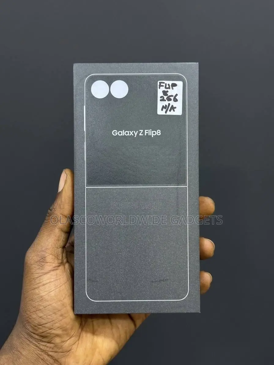 New Samsung Galaxy Z Flip8 256 GB Silver