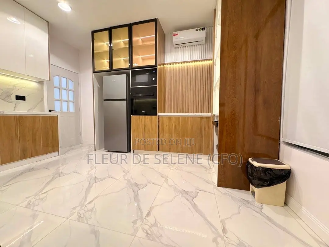 Luxurious 4 Bedroom Maisonnete