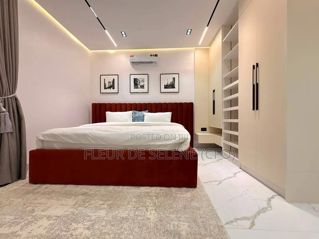 Luxurious 4 Bedroom Maisonnete