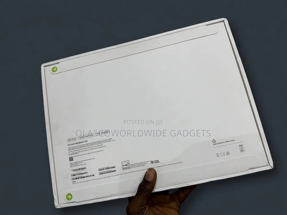 New Laptop Apple MacBook Pro 2025 M5 16GB Apple M5 SSD 1T