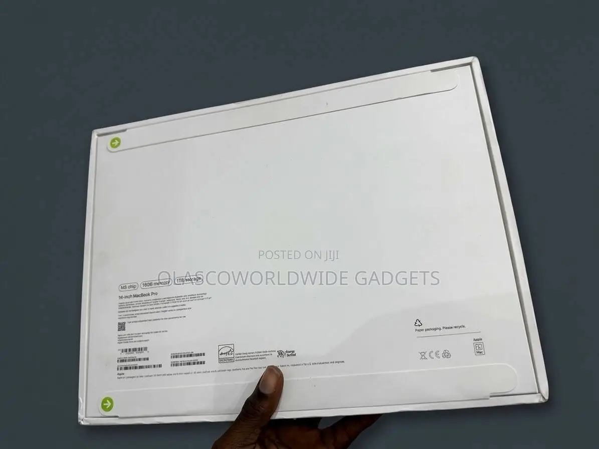 New Laptop Apple MacBook Pro 2025 M5 16GB Apple M5 SSD 1T