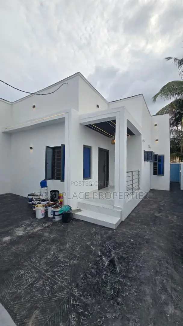 3bdrm Bungalow in Adetokun Estate, Eleyele for sale