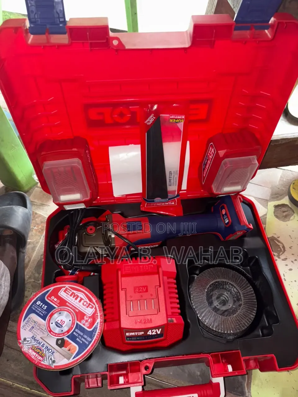 EMTOP ELAG 42V Brushless Cordless Angle Grinder Kit