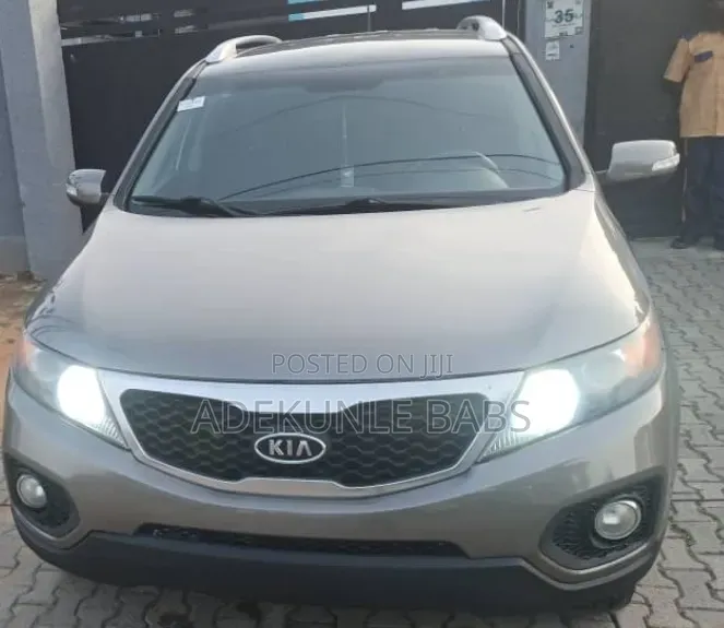 Kia Sorento LX 2011 Gray