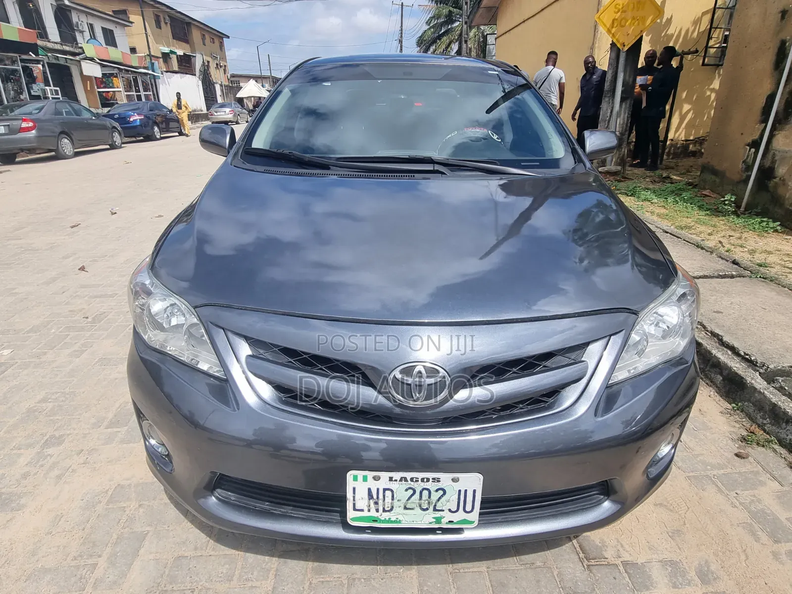 Toyota Corolla LE 4dr Sedan (1.8L 4cyl 4A) 2011 Gray
