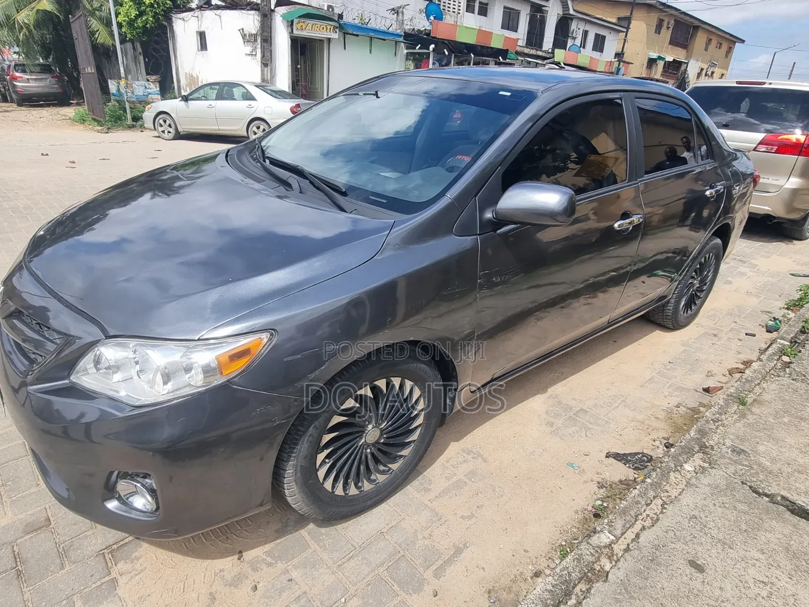 Toyota Corolla LE 4dr Sedan (1.8L 4cyl 4A) 2011 Gray