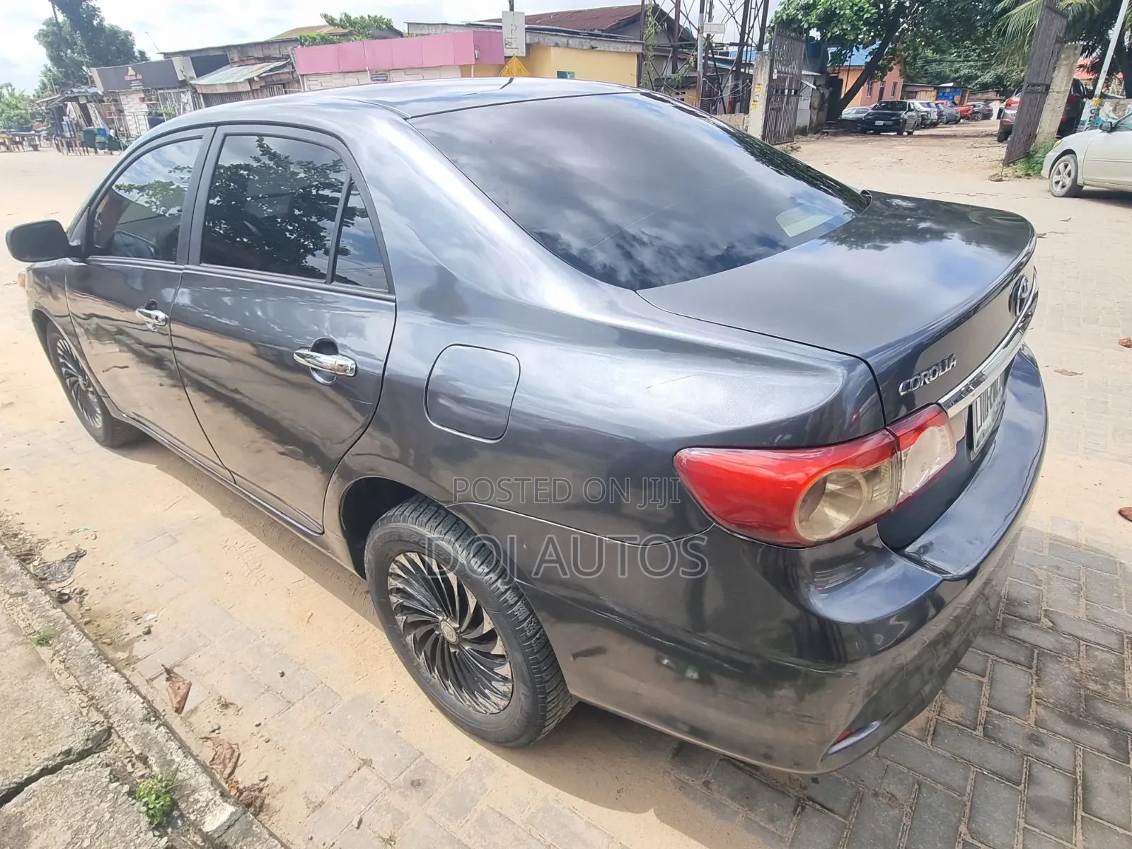 Toyota Corolla LE 4dr Sedan (1.8L 4cyl 4A) 2011 Gray