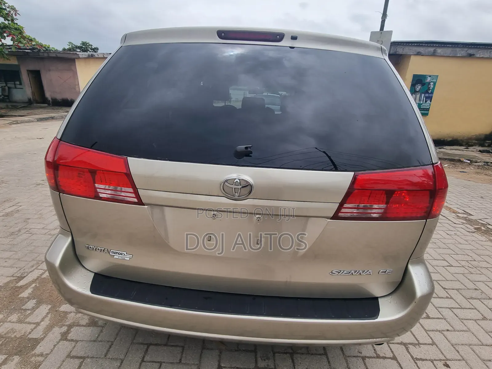 Toyota Sienna 2004 Gold