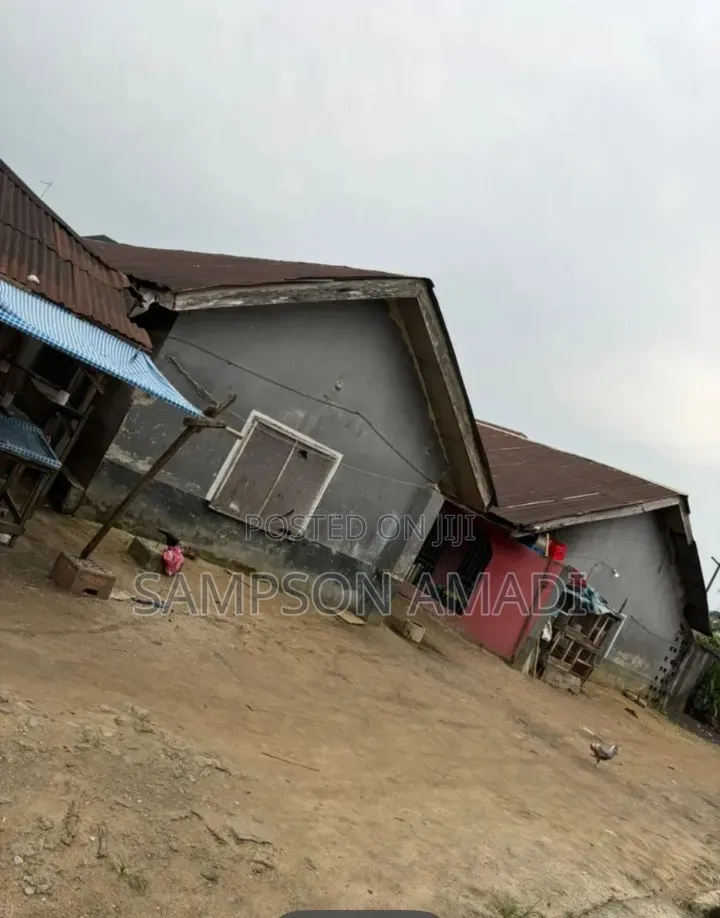 DISTRESS 10 Units of One Bedroom Flat 6 of Self Contain, 10 Rooms,
