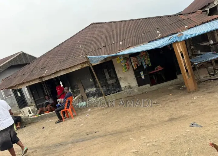 DISTRESS 10 Units of One Bedroom Flat 6 of Self Contain, 10 Rooms,