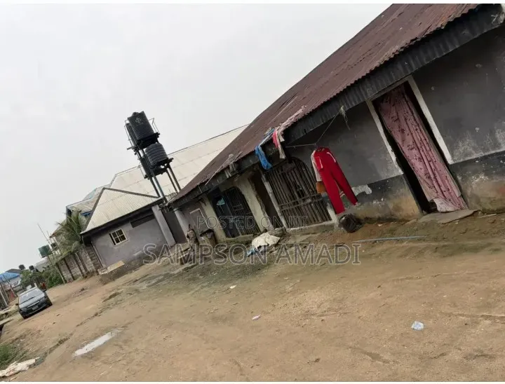 DISTRESS 10 Units of One Bedroom Flat 6 of Self Contain, 10 Rooms,