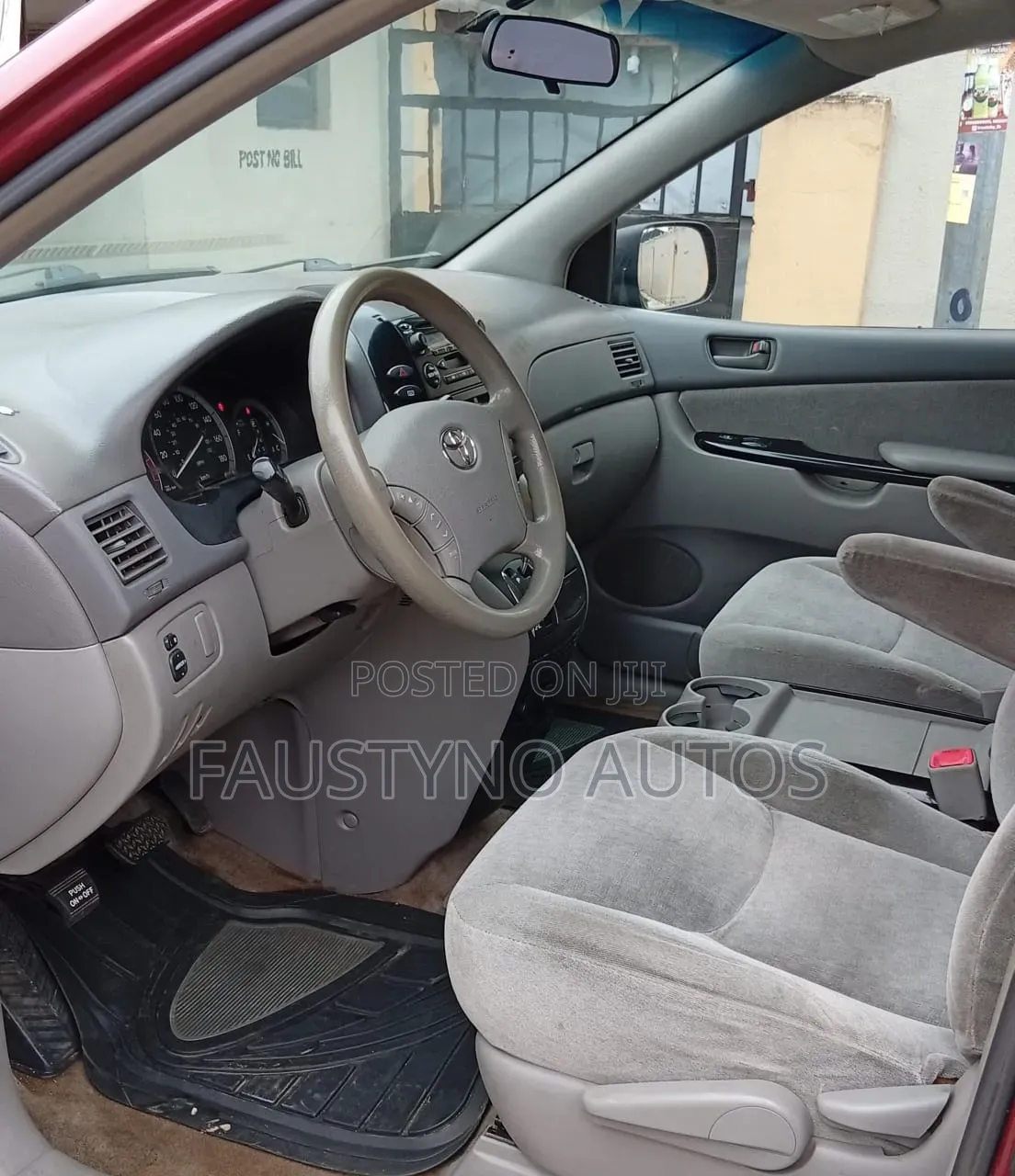 Toyota Sienna 2005 Red