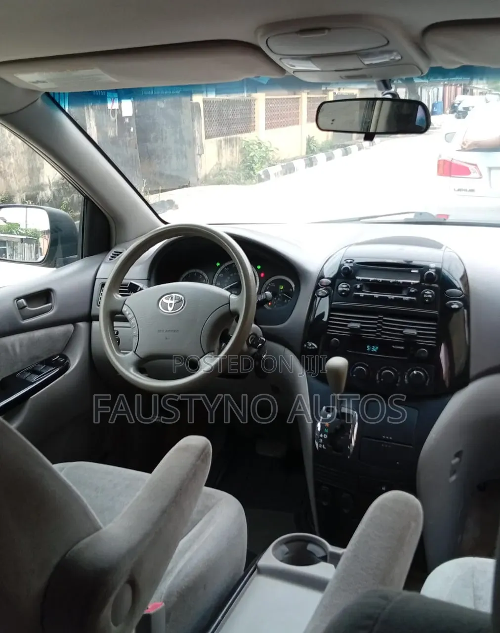 Toyota Sienna 2005 Red