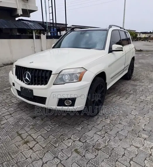 Mercedes-Benz GLK-Class 350 4MATIC 2011 White