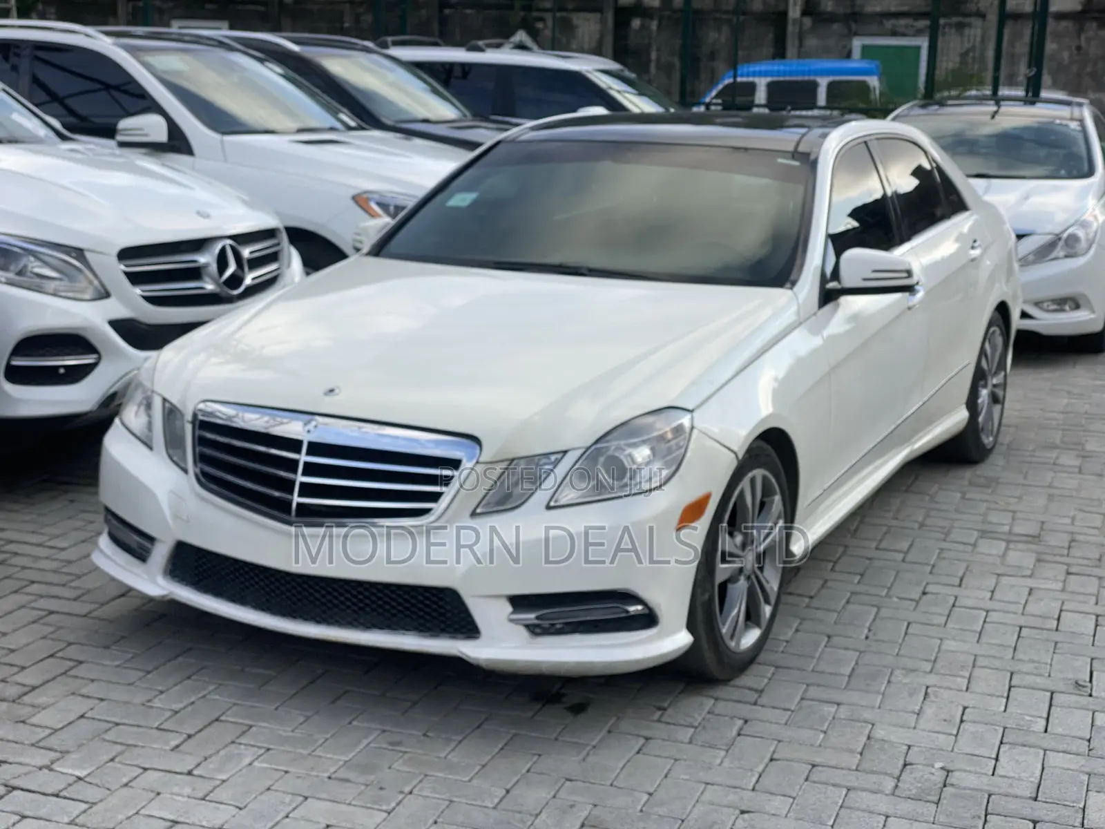 Mercedes-Benz E350 Base 4Matic Sedan AWD (3.5L 6cyl 7A) 2013 White