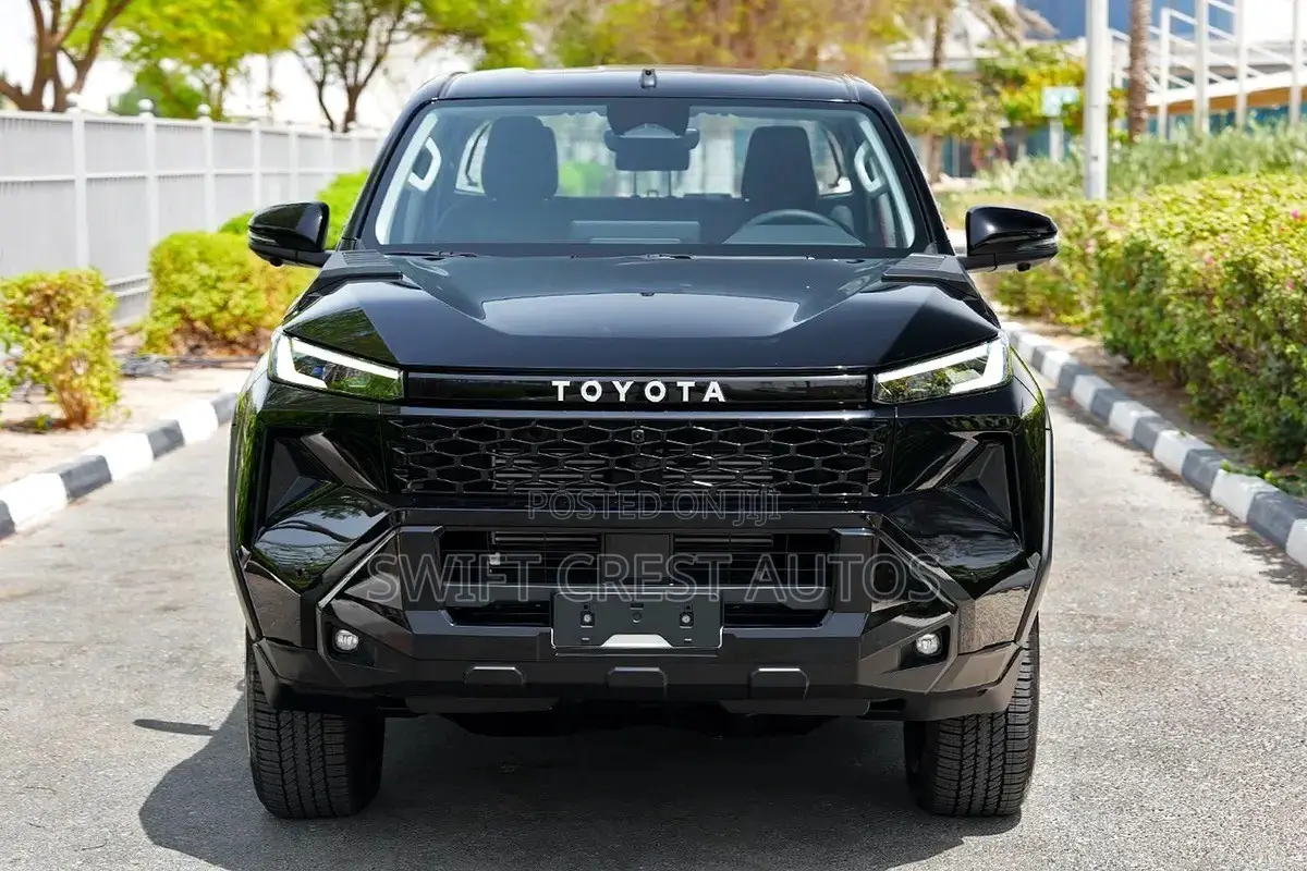 New Toyota Hilux 2026 Black