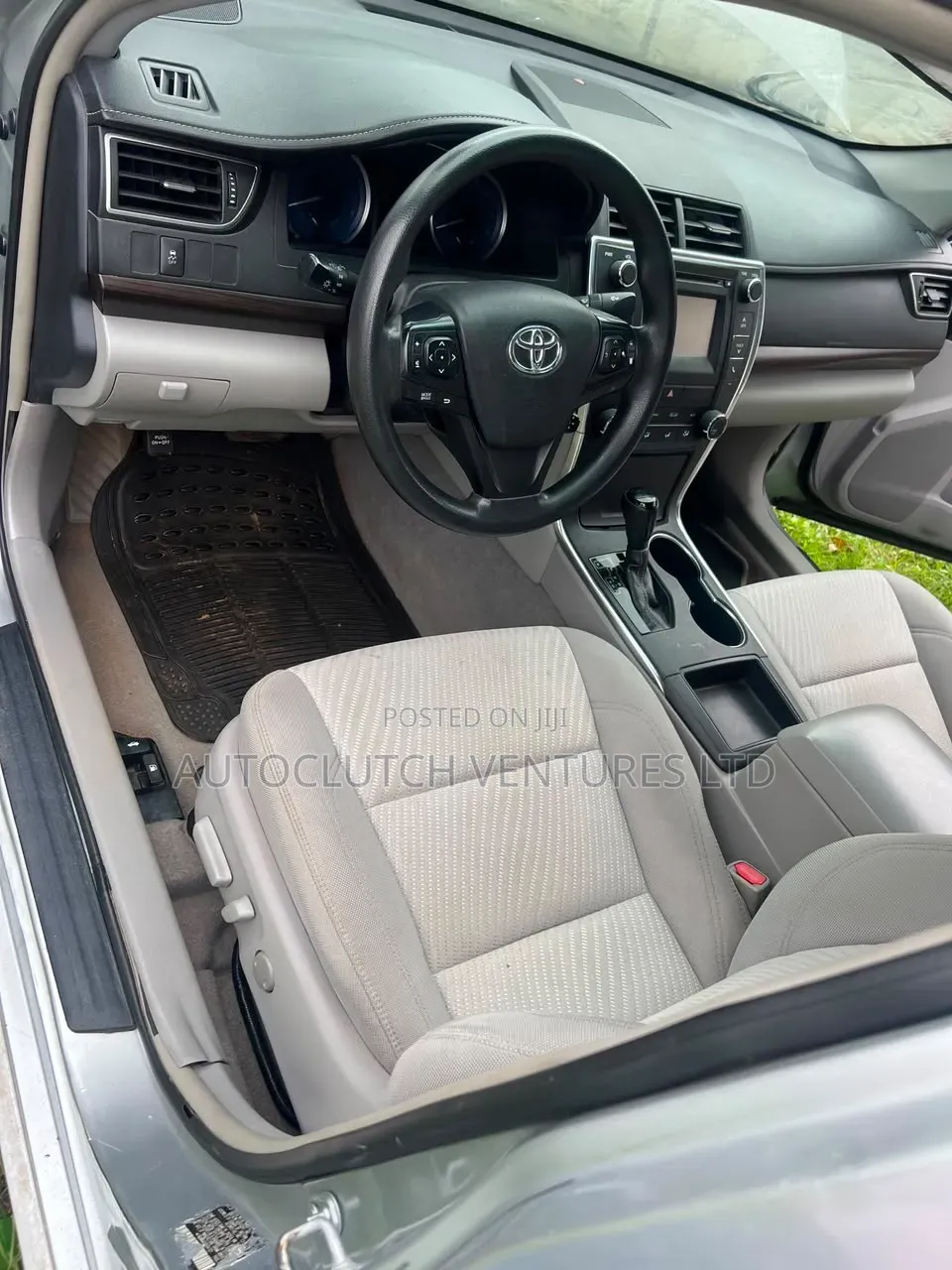 Toyota Camry LE 4dr Sedan (2.5L 4cyl 6A) 2016 Gray