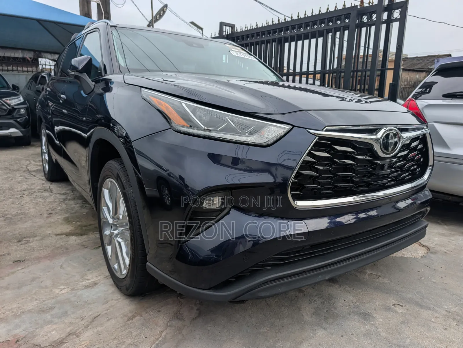 Toyota Highlander Limited 2021 Blue