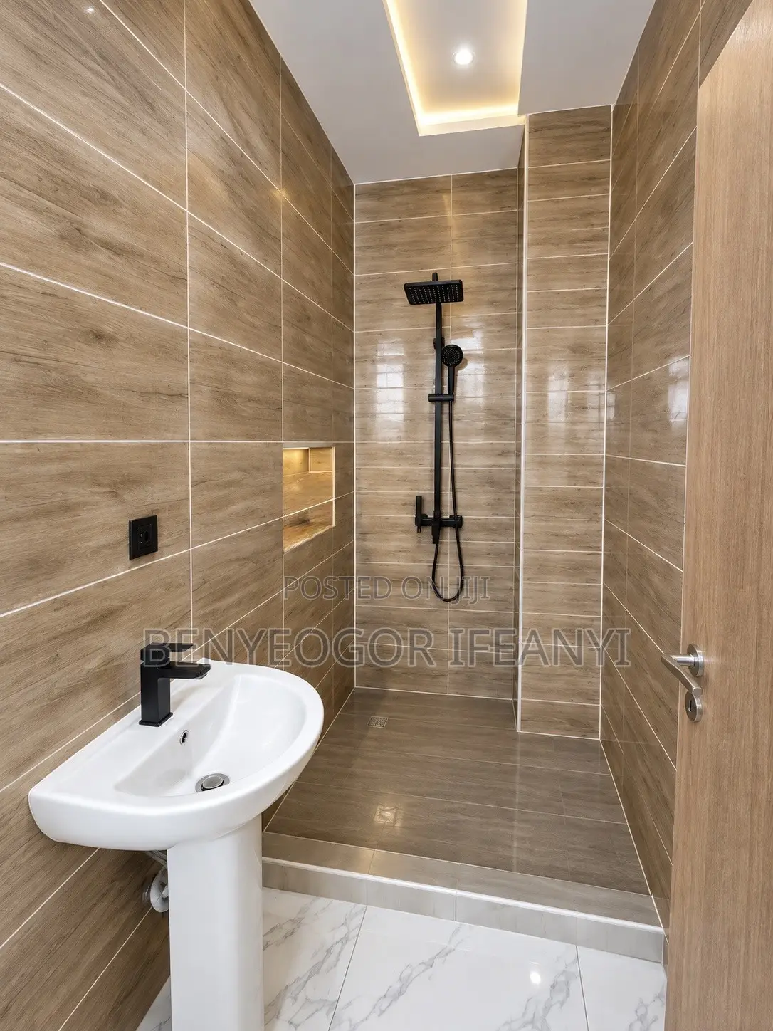 2bdrm Apartment in Bera Estate, Chevron for sale