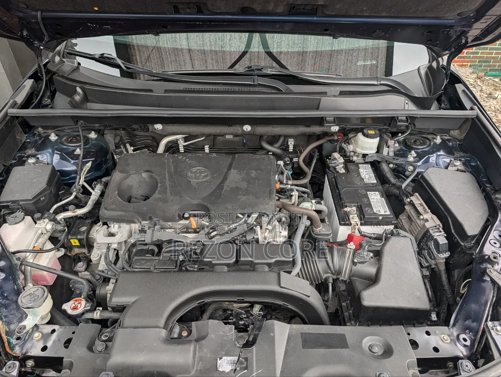 Toyota RAV4 XLE 2022 Blue