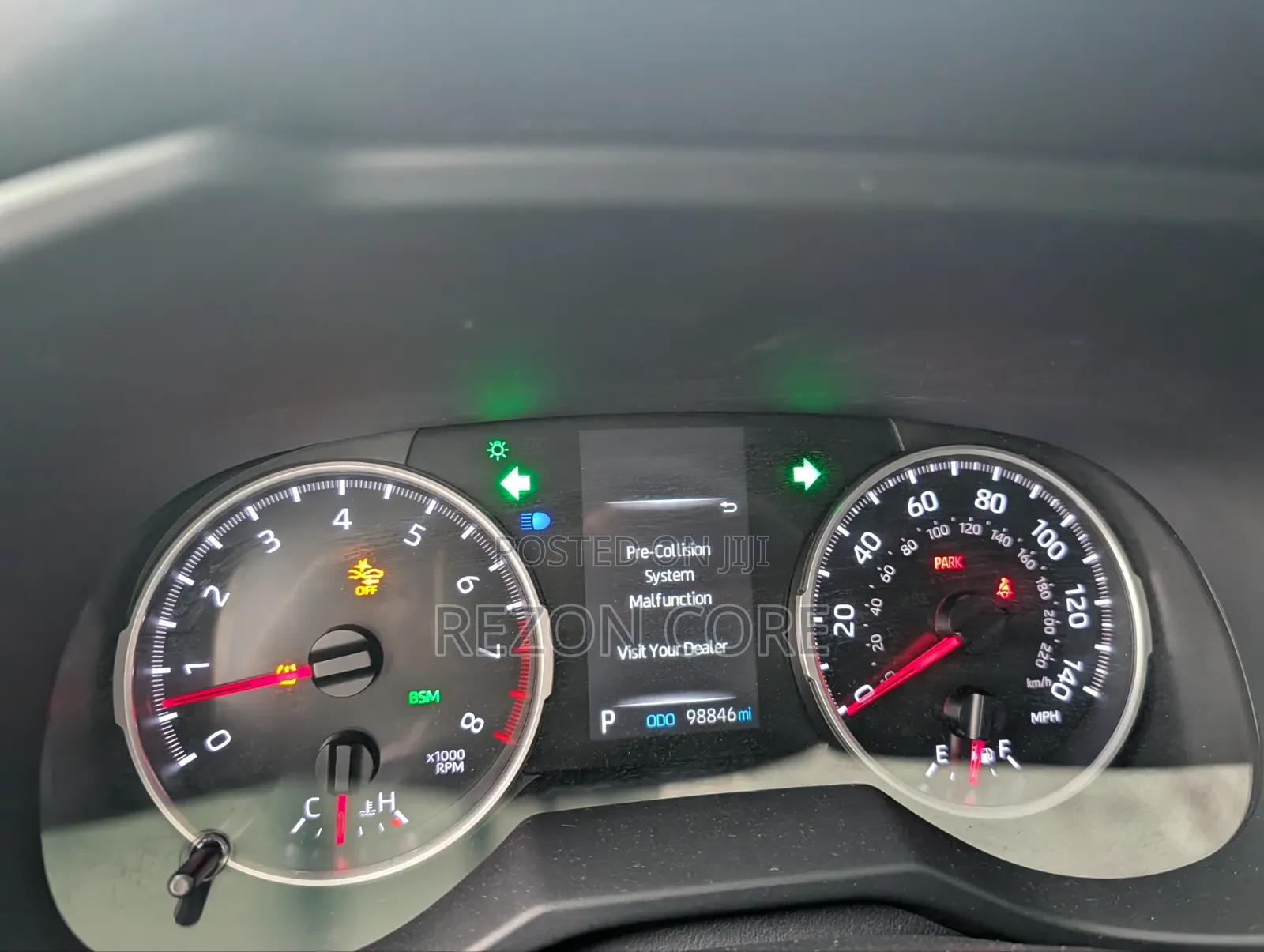 Toyota RAV4 XLE 2022 Blue