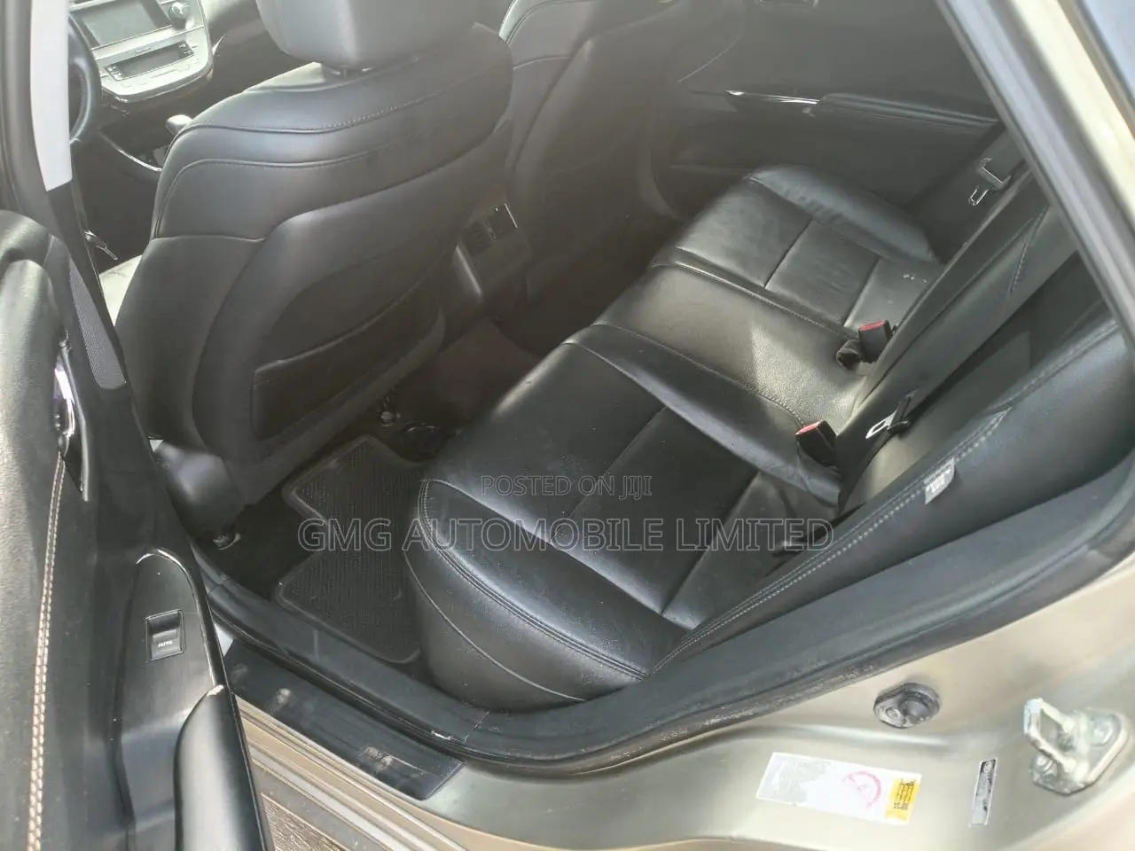 Toyota Avalon XLE 4dr Sedan (3.5L 6cyl 6A) 2014 Gold