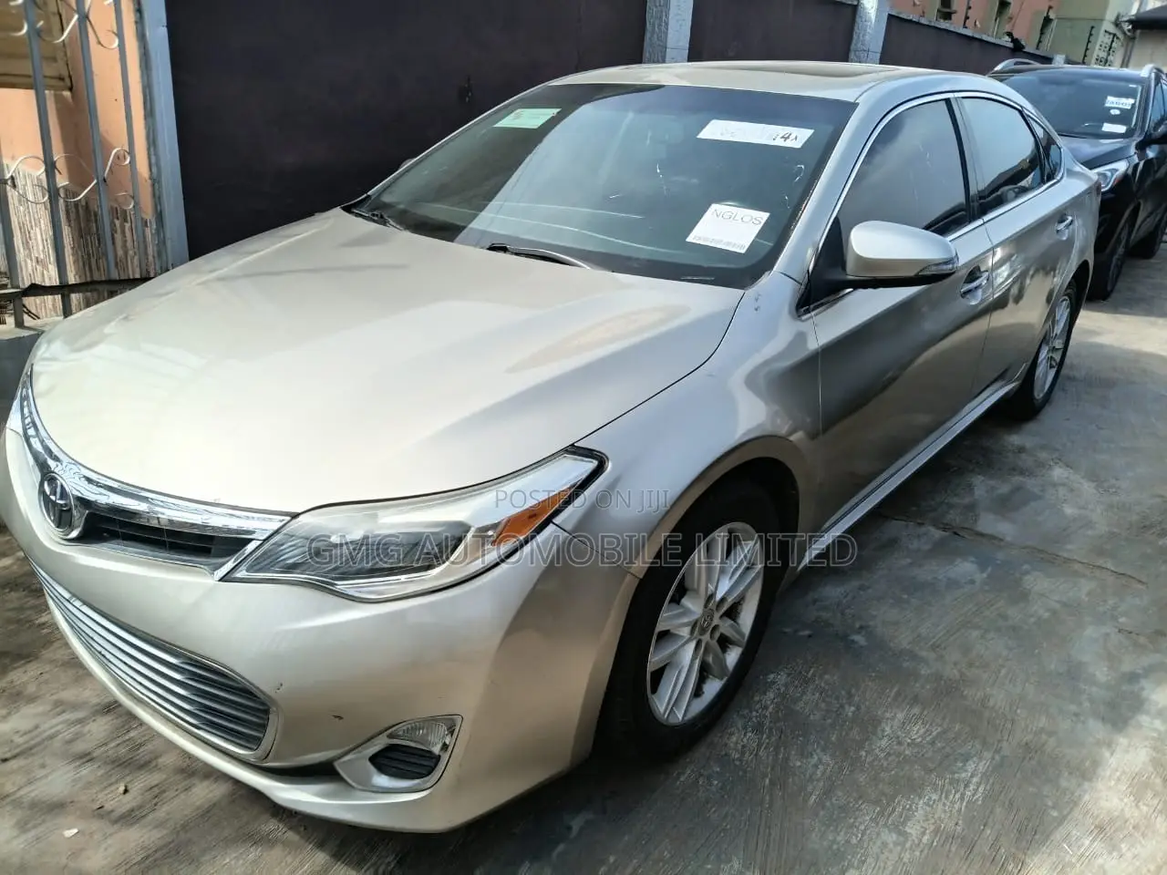 Toyota Avalon XLE 4dr Sedan (3.5L 6cyl 6A) 2014 Gold