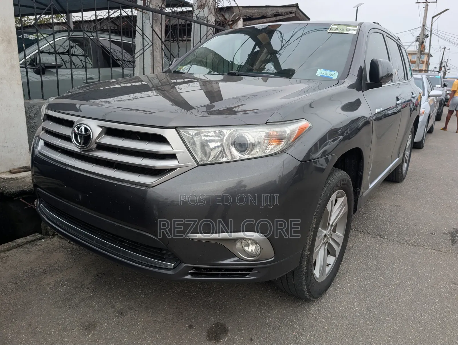 Toyota Highlander Limited 3.5l 4WD 2013 Gray
