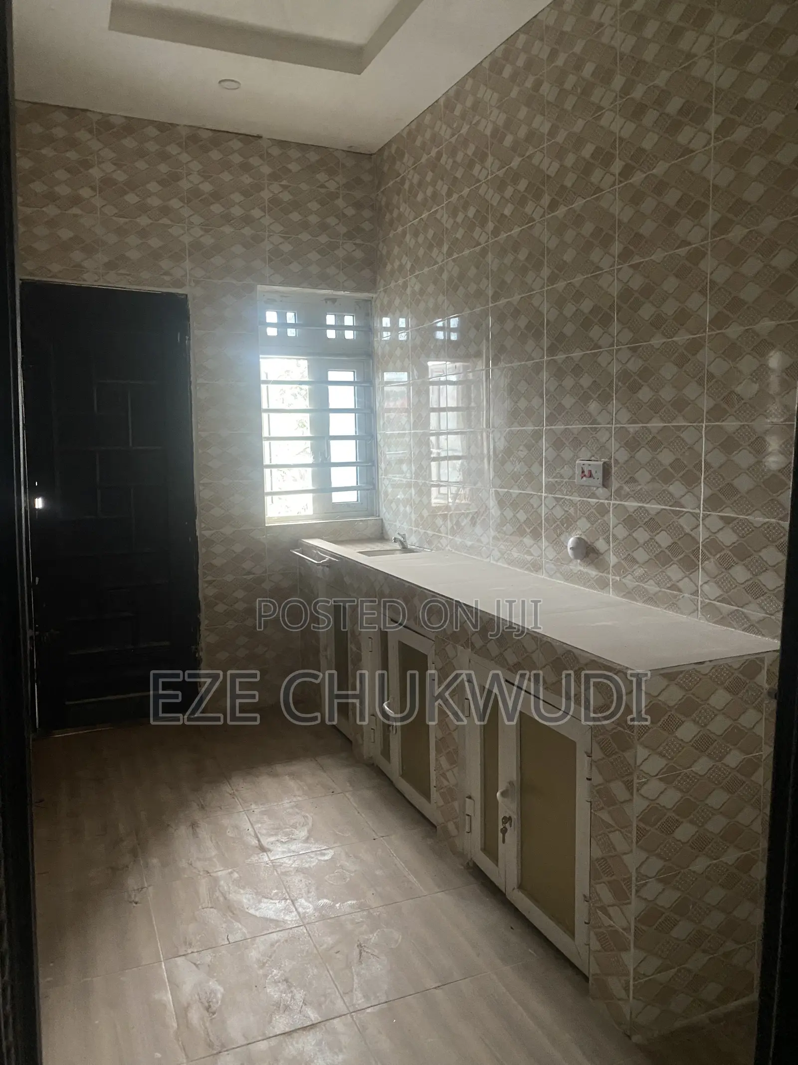 3bdrm Block of Flats in Onuiyi, Enugu for rent