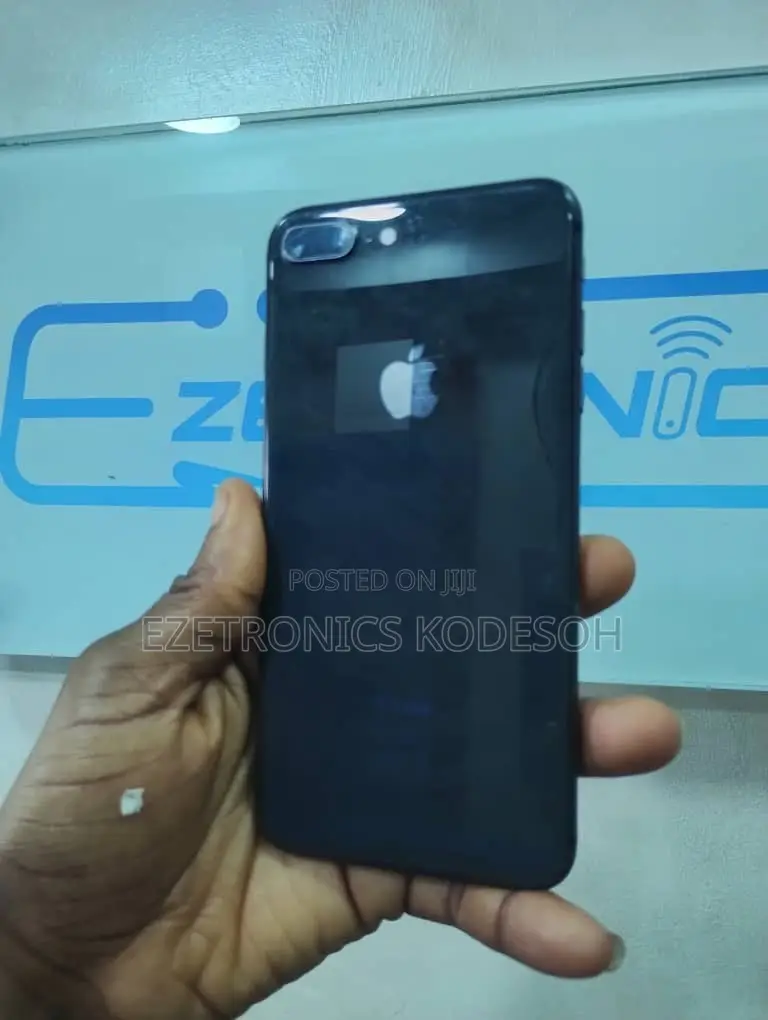 Apple iPhone 8 Plus 64 GB Black