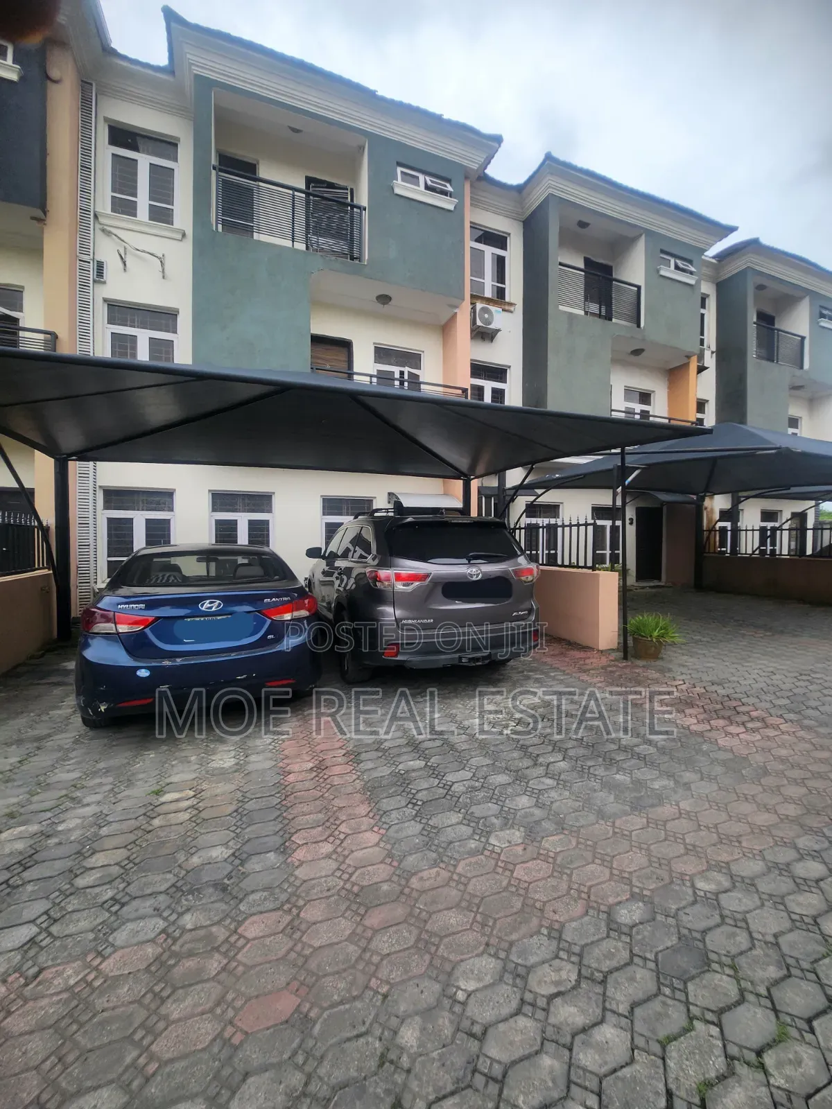 4bdrm Duplex in Wentworth Estate, Chevron for rent