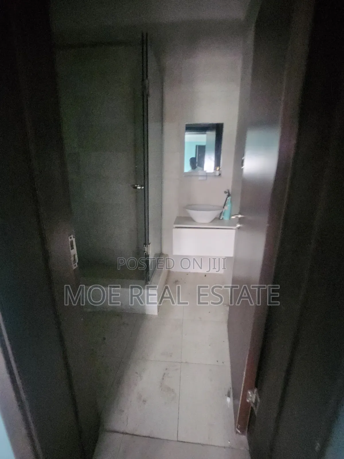 4bdrm Duplex in Wentworth Estate, Chevron for rent