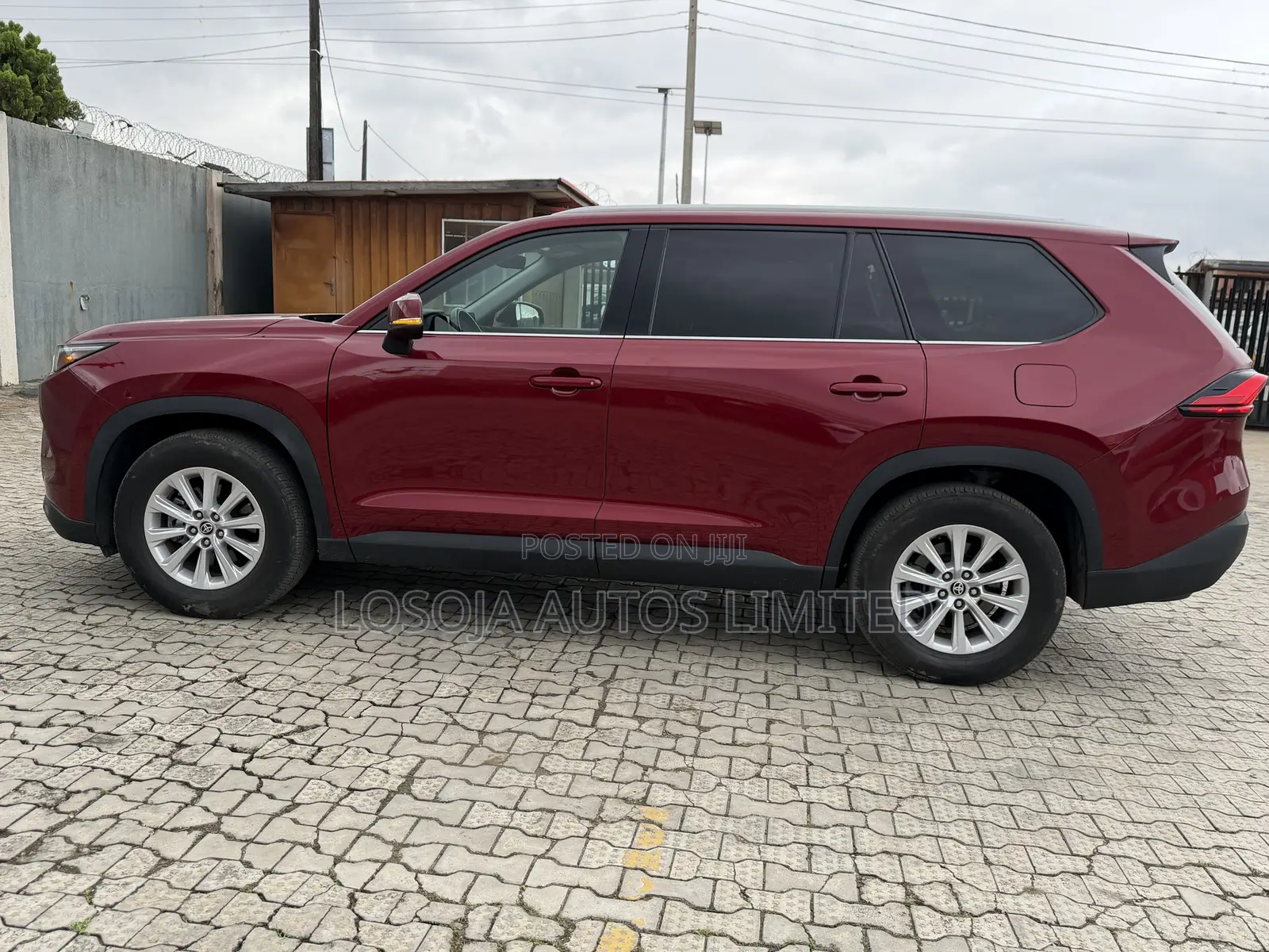 Toyota Highlander XLE FWD 2024 Red